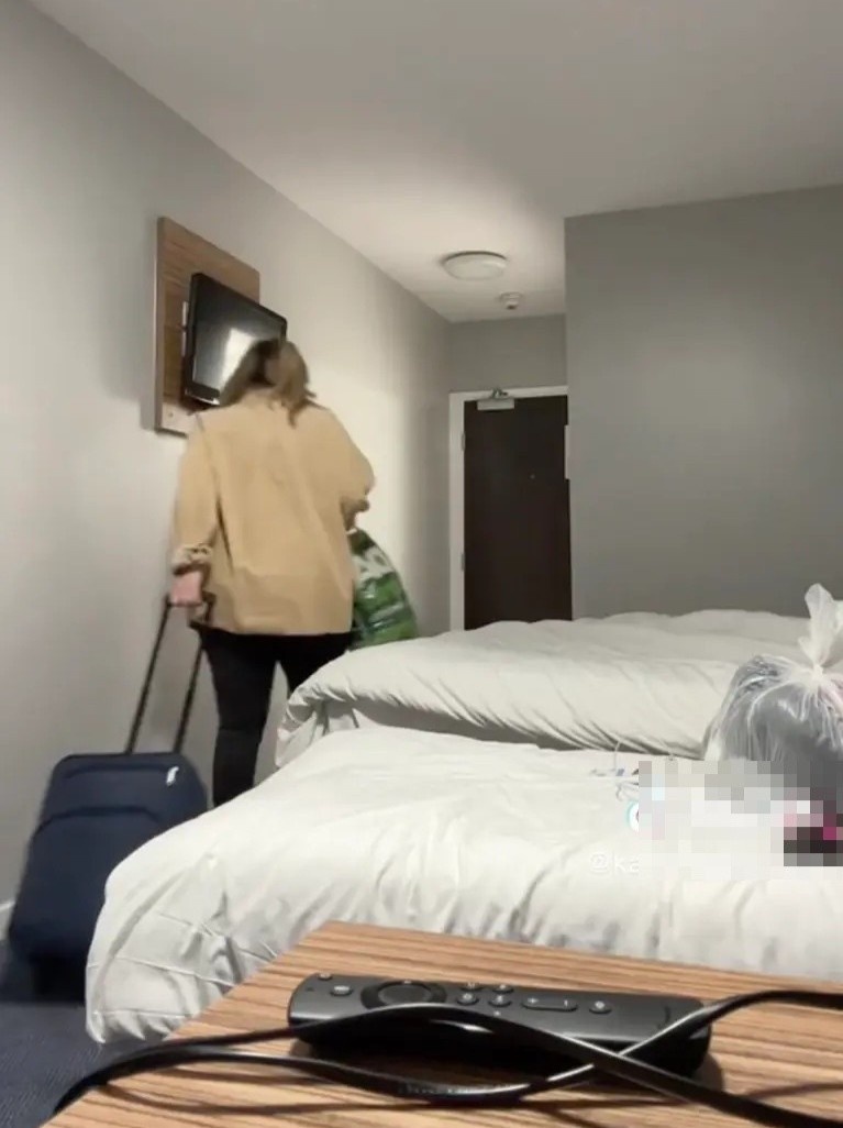 co gai vo gia cu anh 1