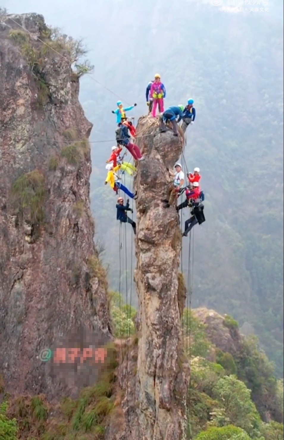 nhay mua tren chom da anh 1