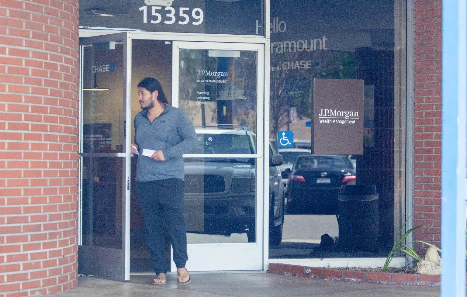 trung 2 ty USD anh 1