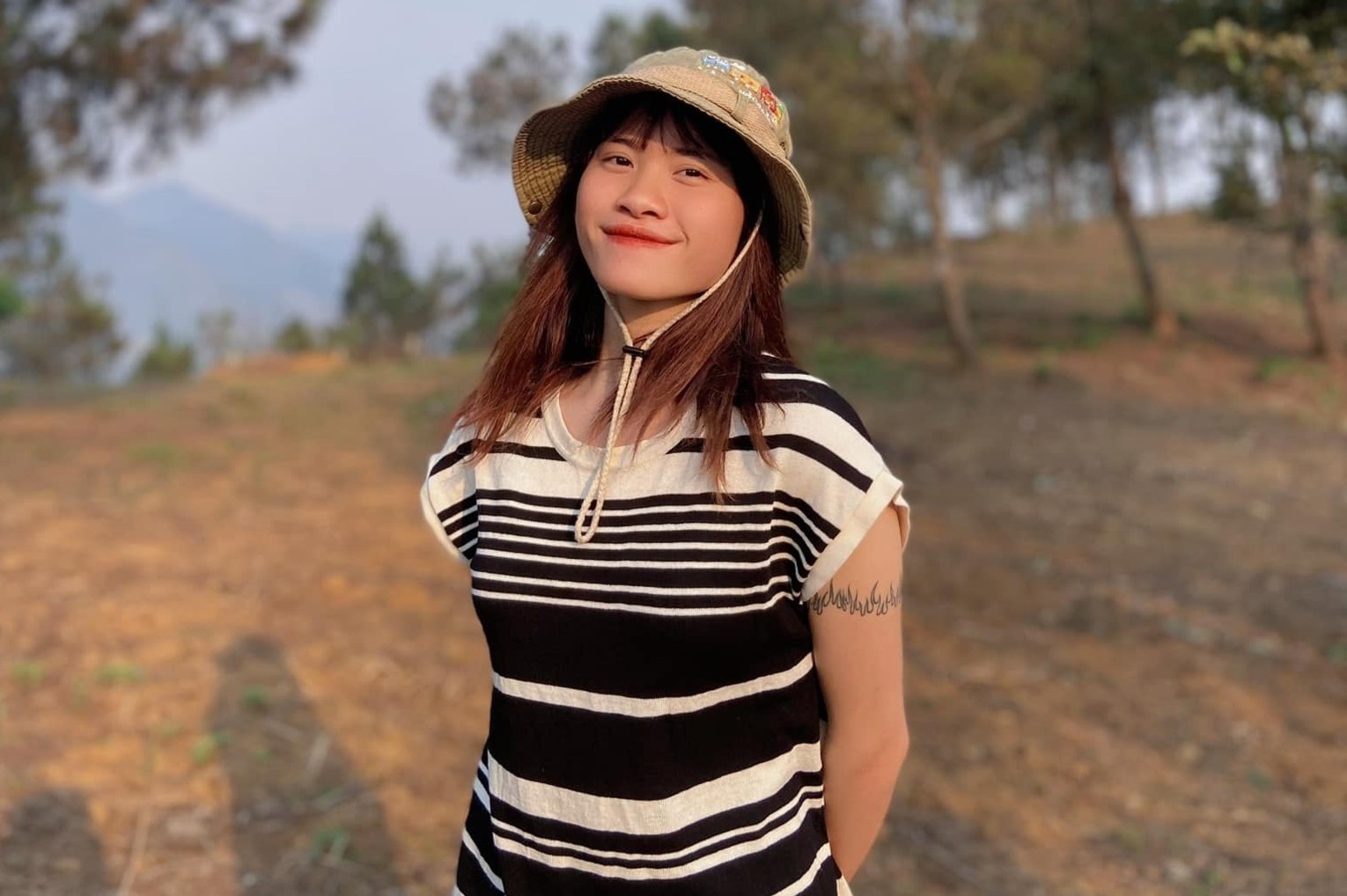 Co gai lam freelance, song moi noi vai thang, tu Ta Xua den Phu Quy hinh anh