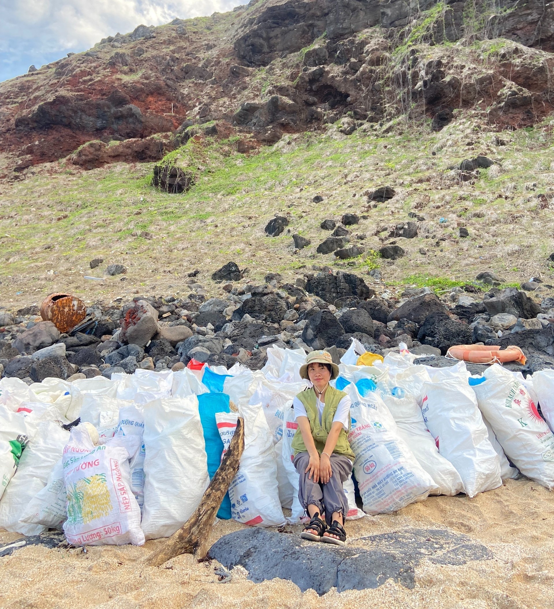 nhat rac dao Phu Quy anh 5