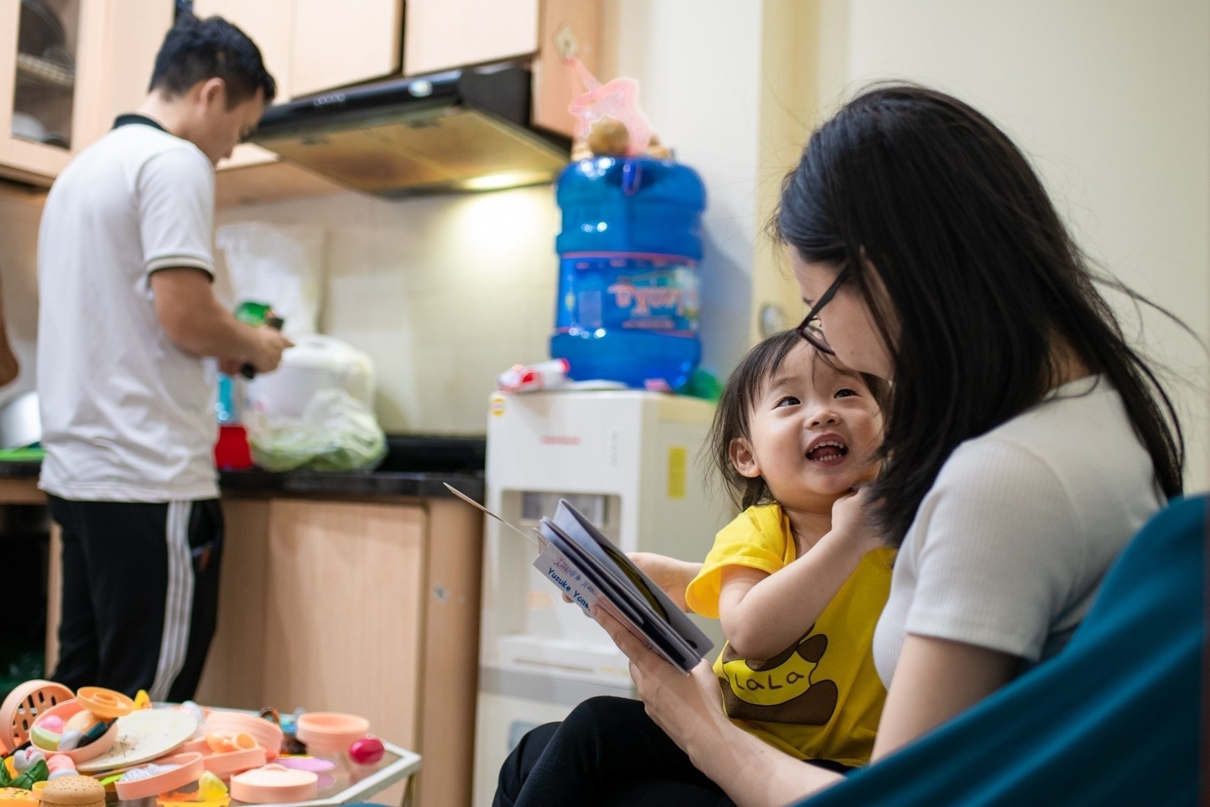 'Chong mat' vi luong 30 trieu dong, chi phi nuoi con het 1/3 hinh anh