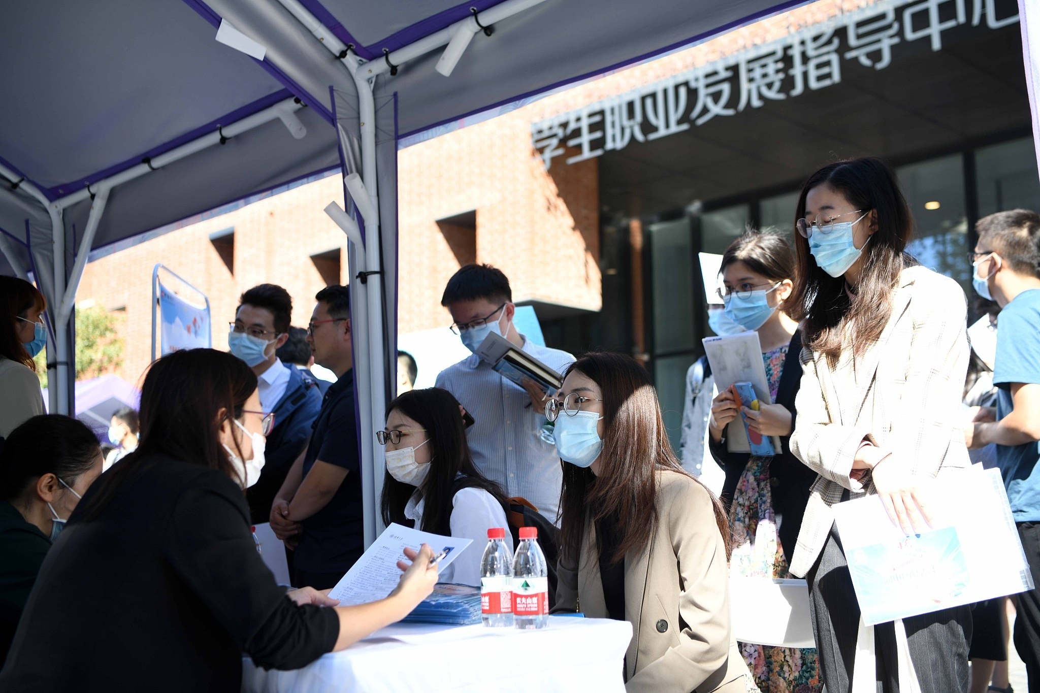 co gai tu truyen dich anh 3