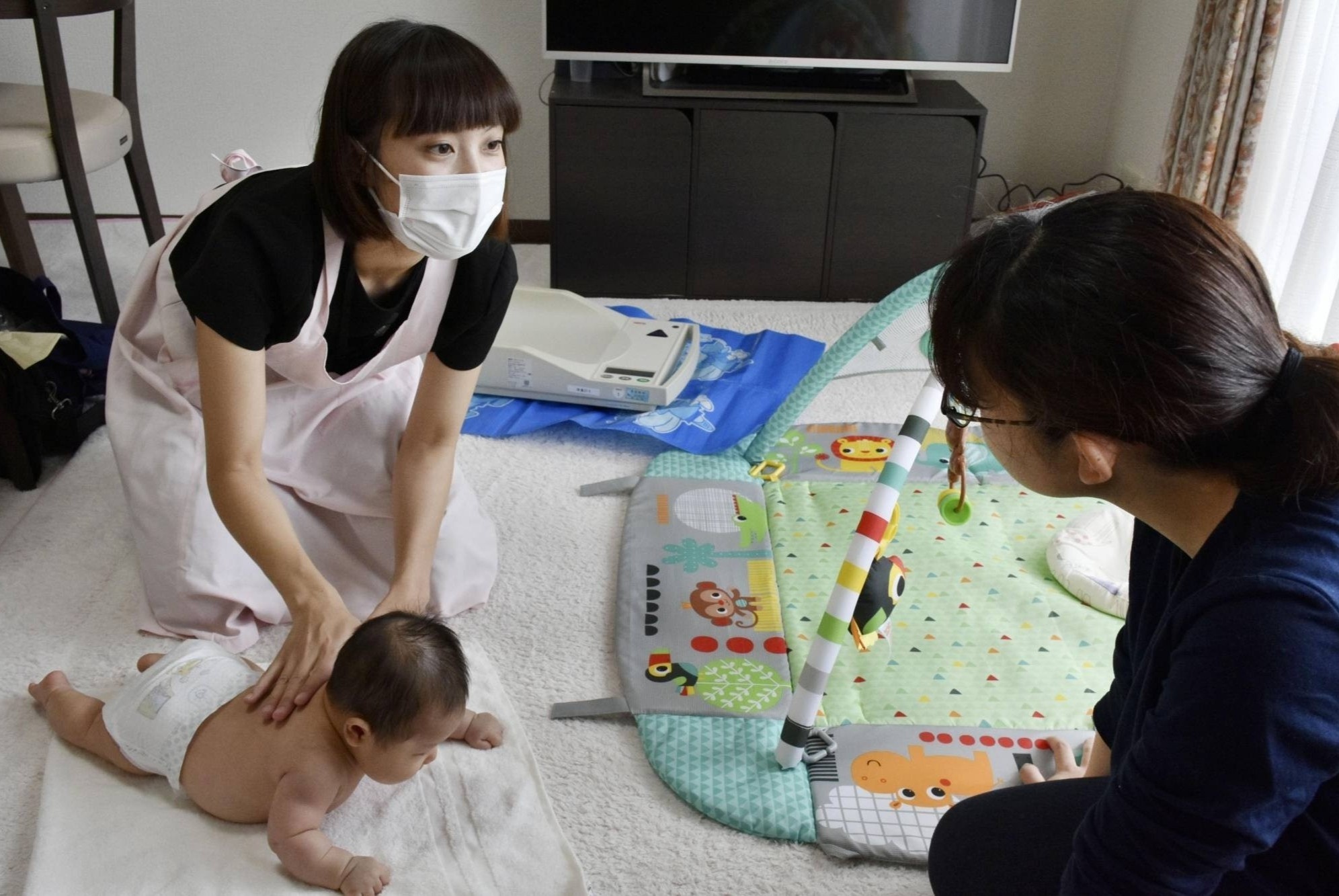 Chi hang ty USD de mong co them tre duoc sinh ra o Nhat Ban hinh anh