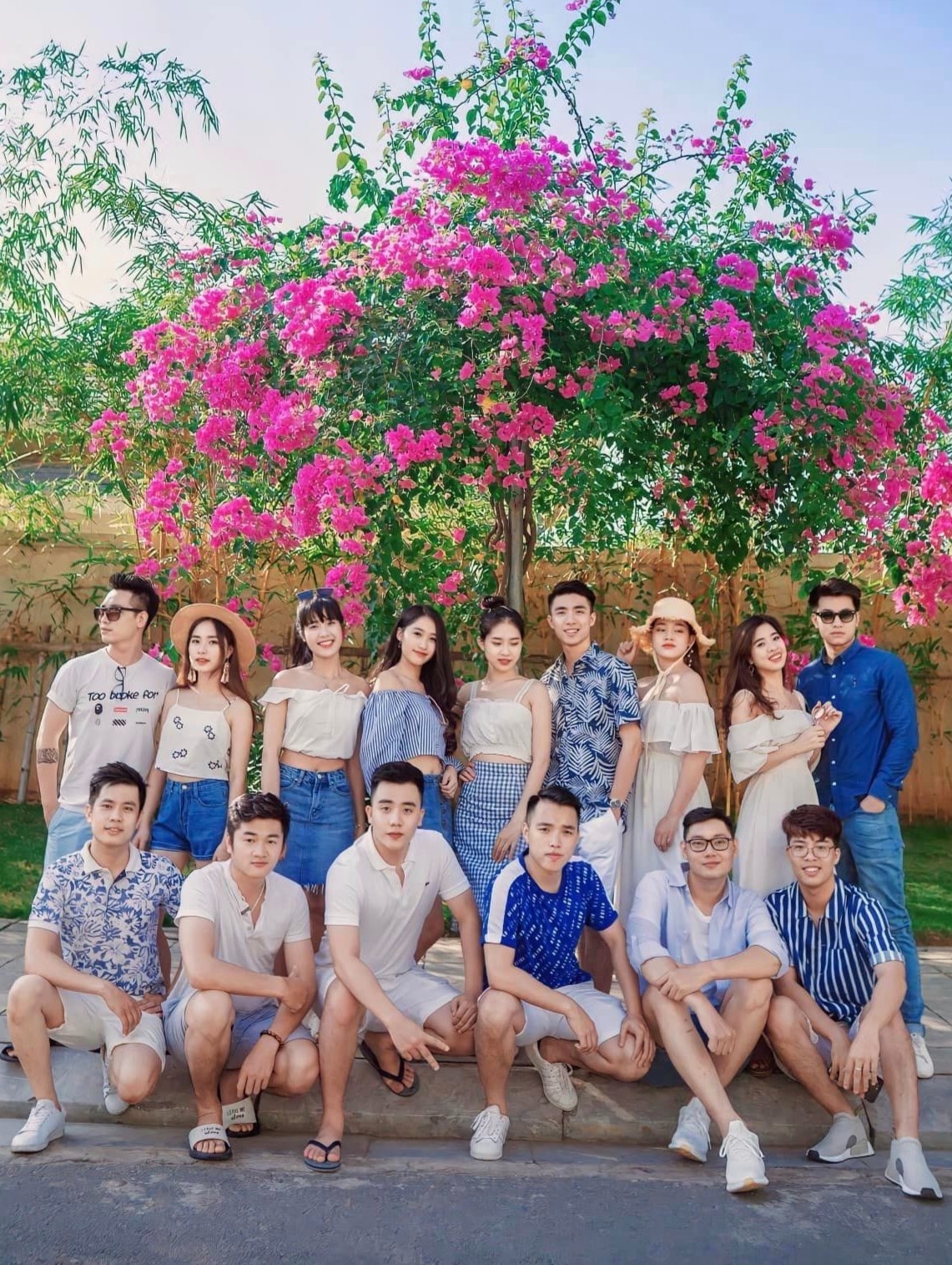 nhóm bạn đi du lịch ảnh 8 nhom ban di du lich anh 8