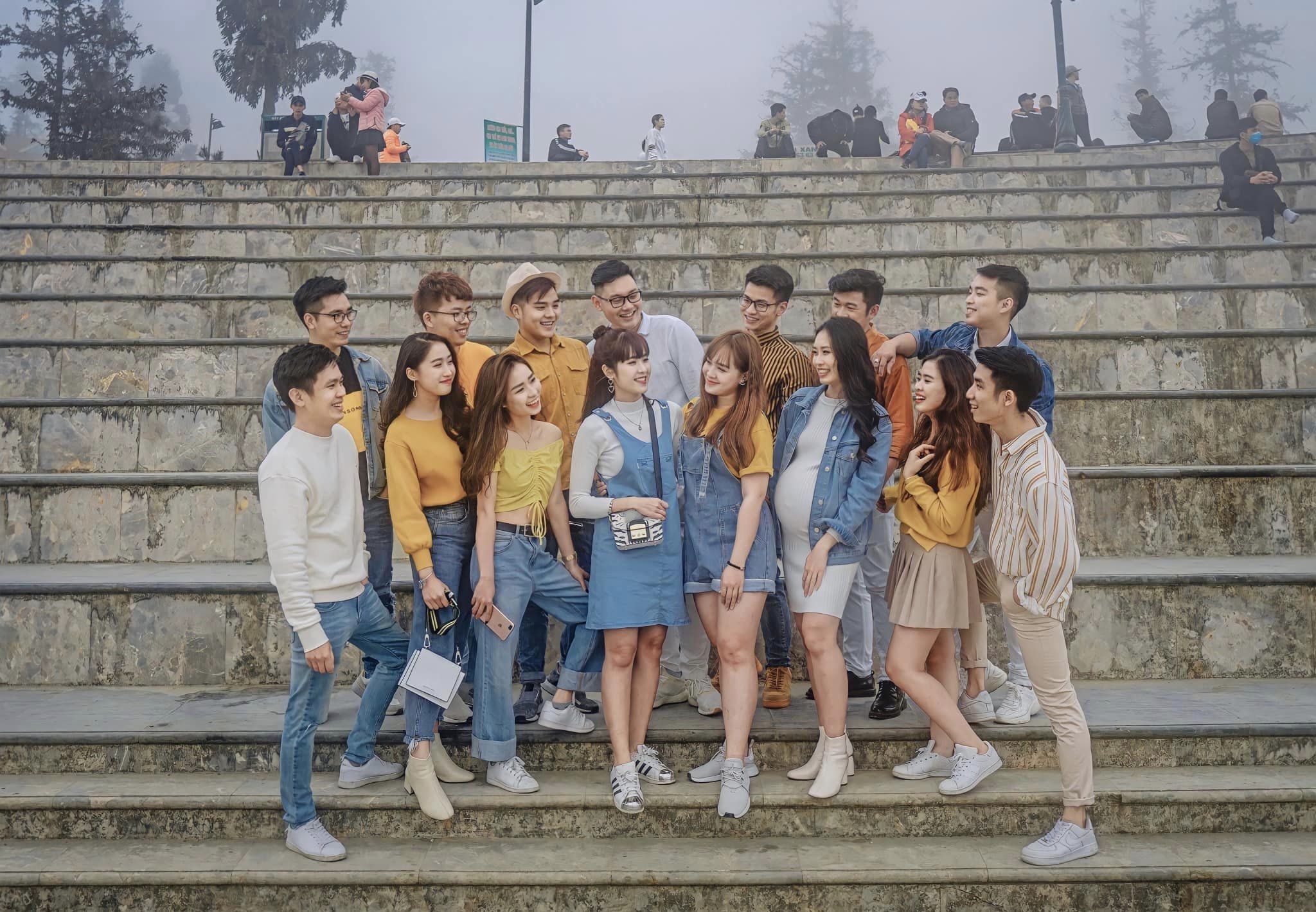 nhom ban di du lich anh 1