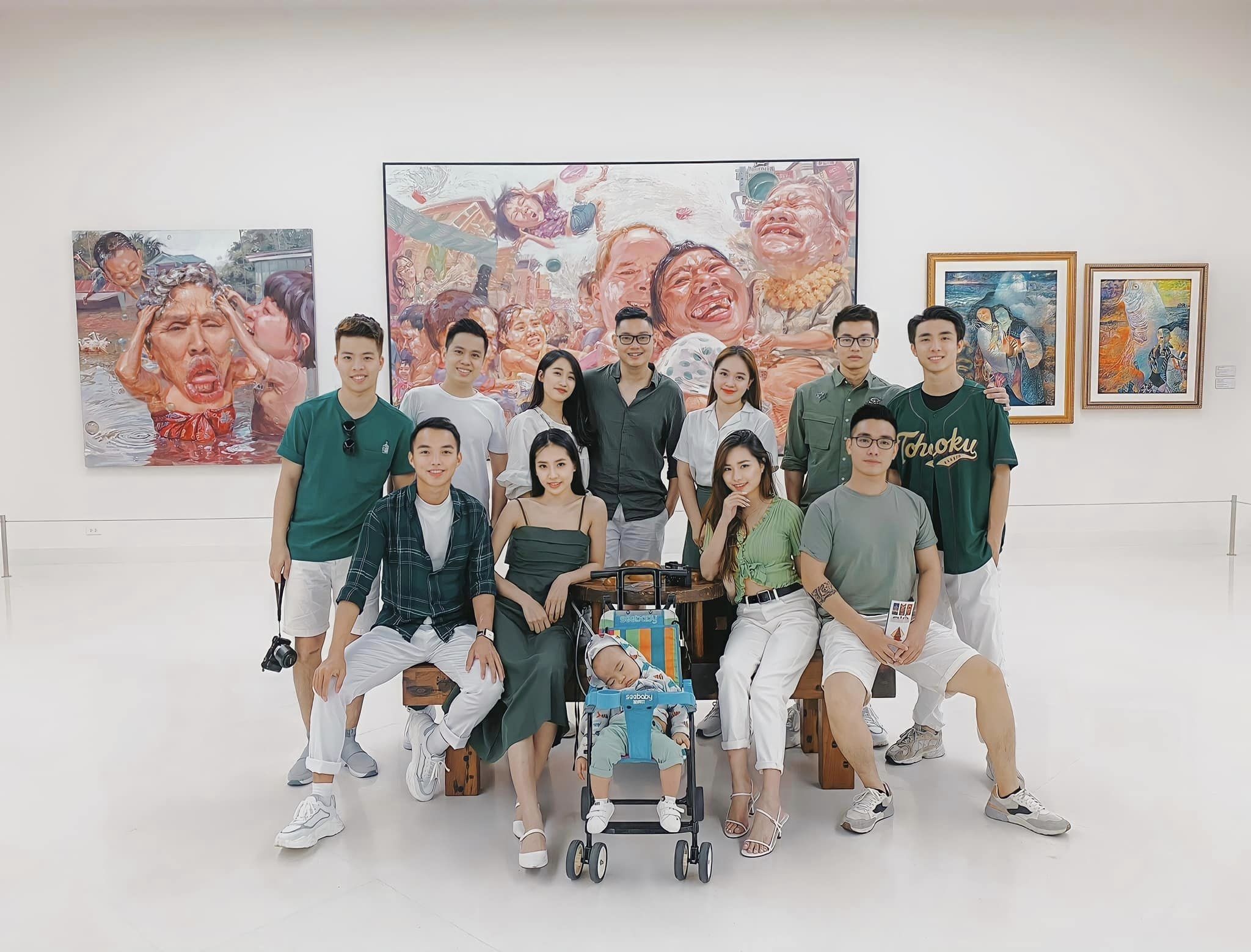 nhom ban di du lich anh 9