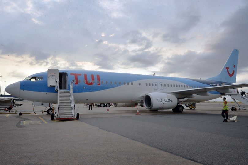 hanh khach gay roi anh 1