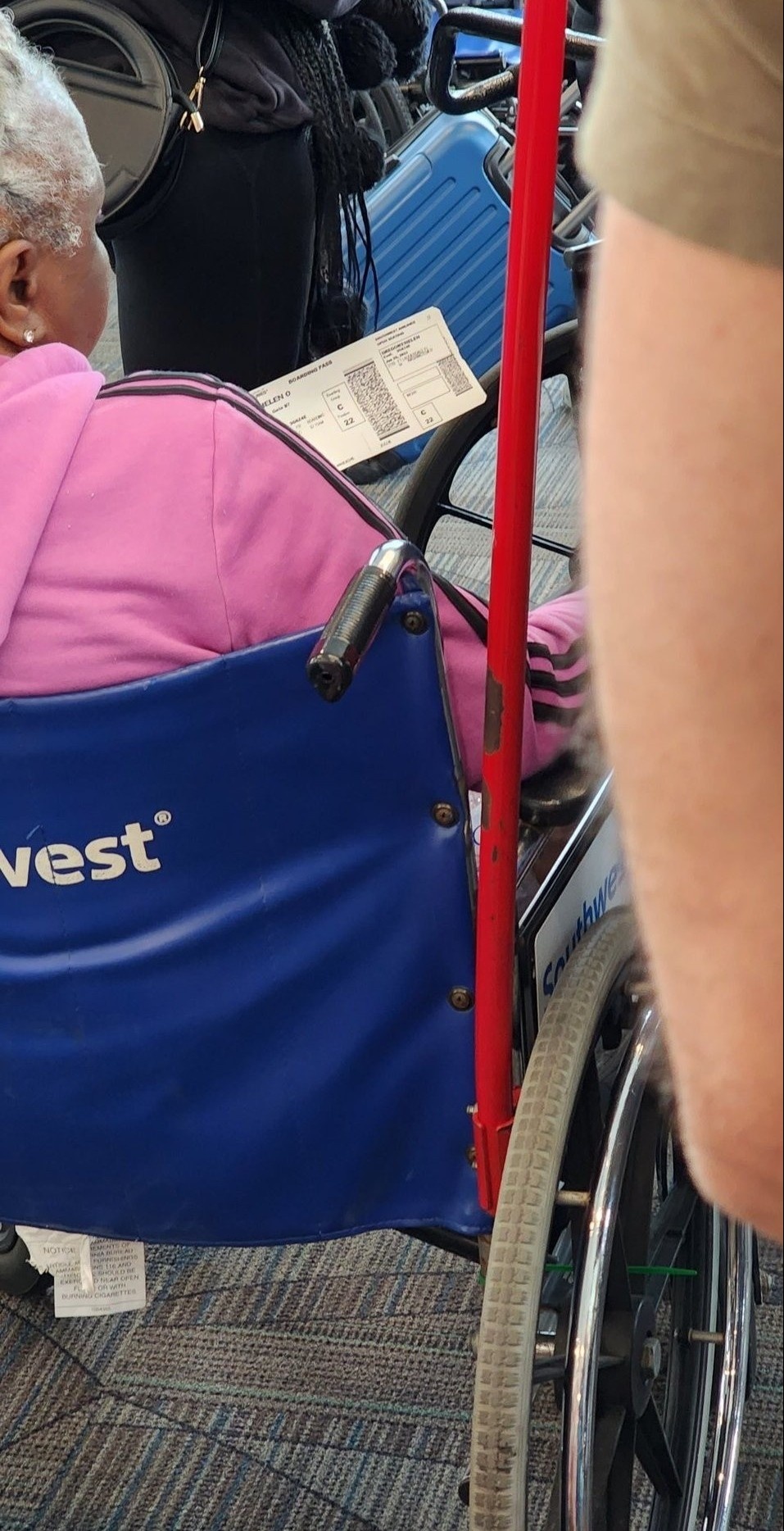 xe lan tren may bay anh 1