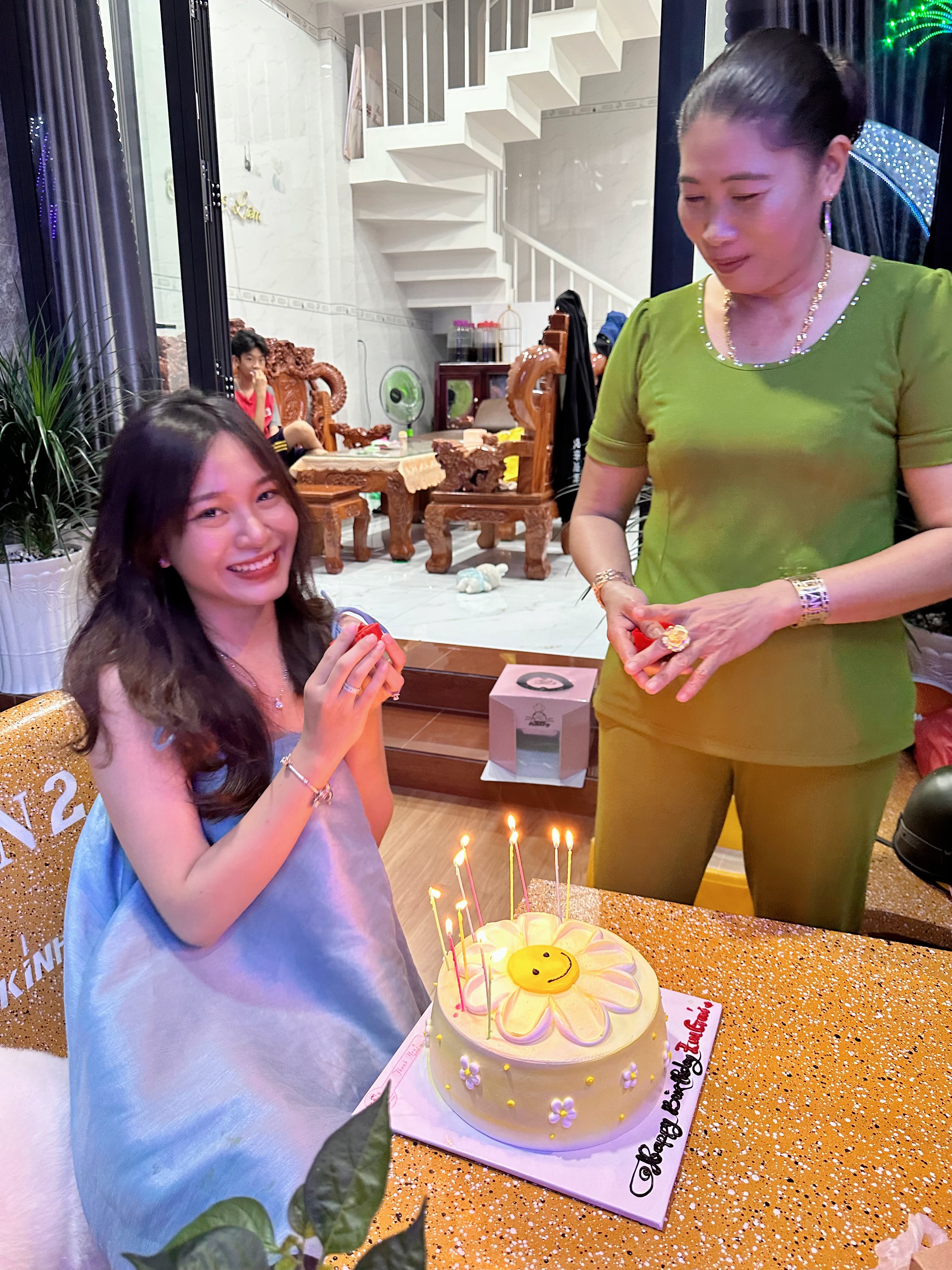 mẹ chồng cưng con dâu ảnh 2 me chong cung con dau anh 2