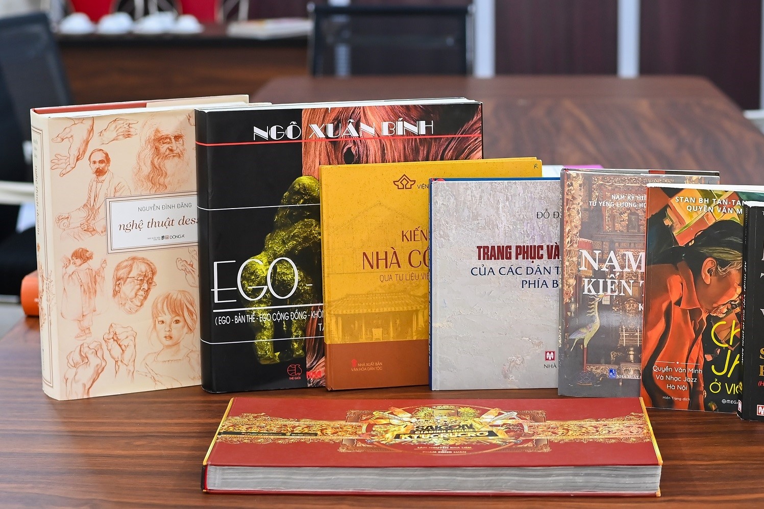 Nhung cuon sach duoc de cu Giai thuong Sach Quoc gia lan thu sau hinh anh