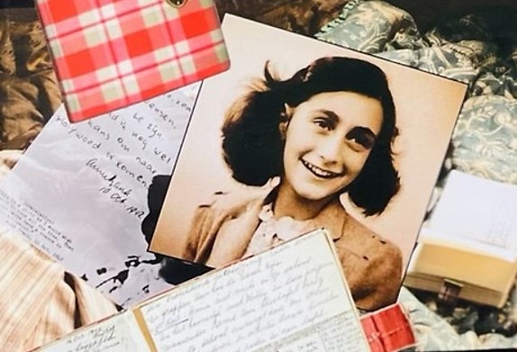 Se co tieu thuyet ve cuoc doi Anne Frank hinh anh