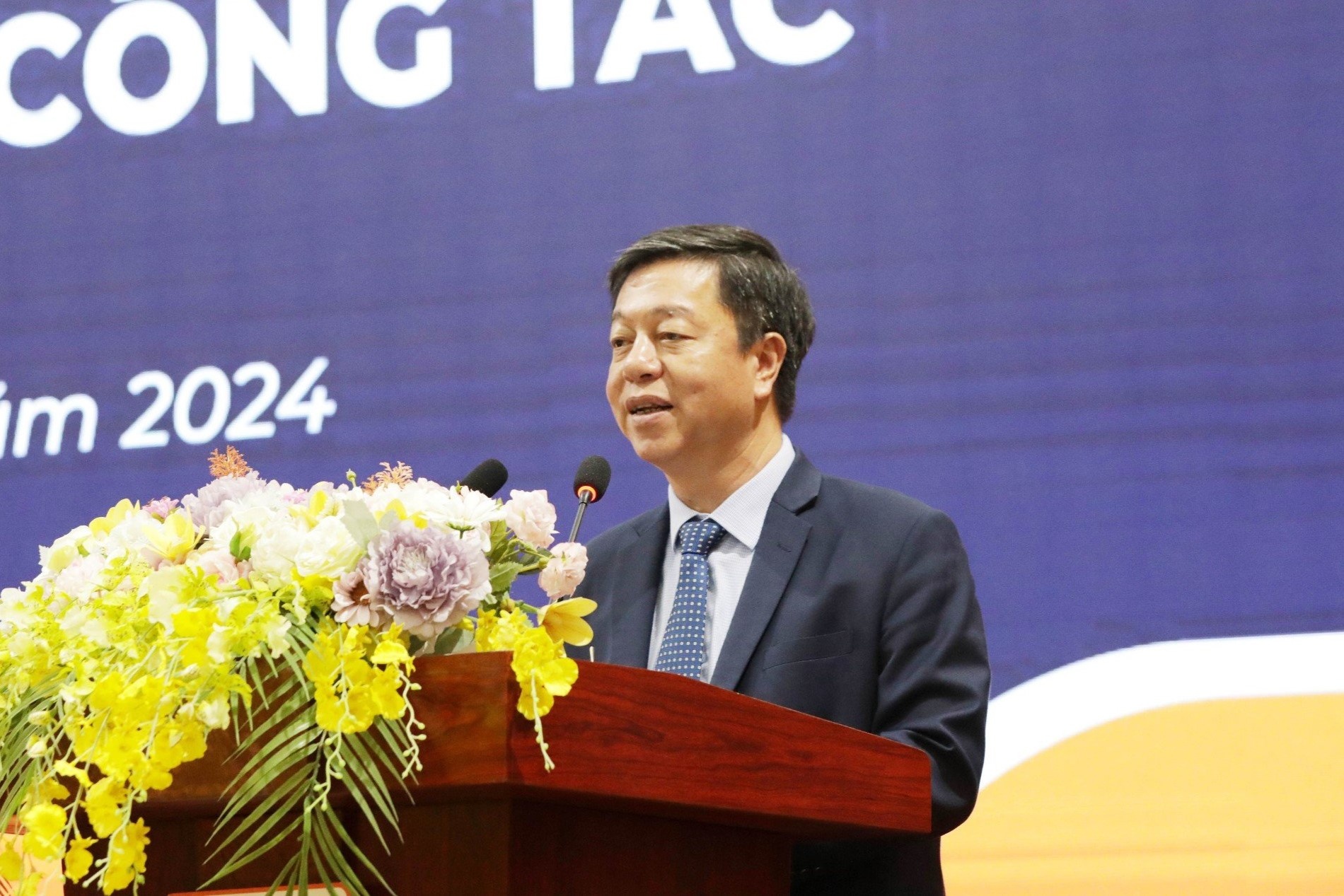 Phoi hop cong tac giua nha xuat ban va truong dai hoc hinh anh