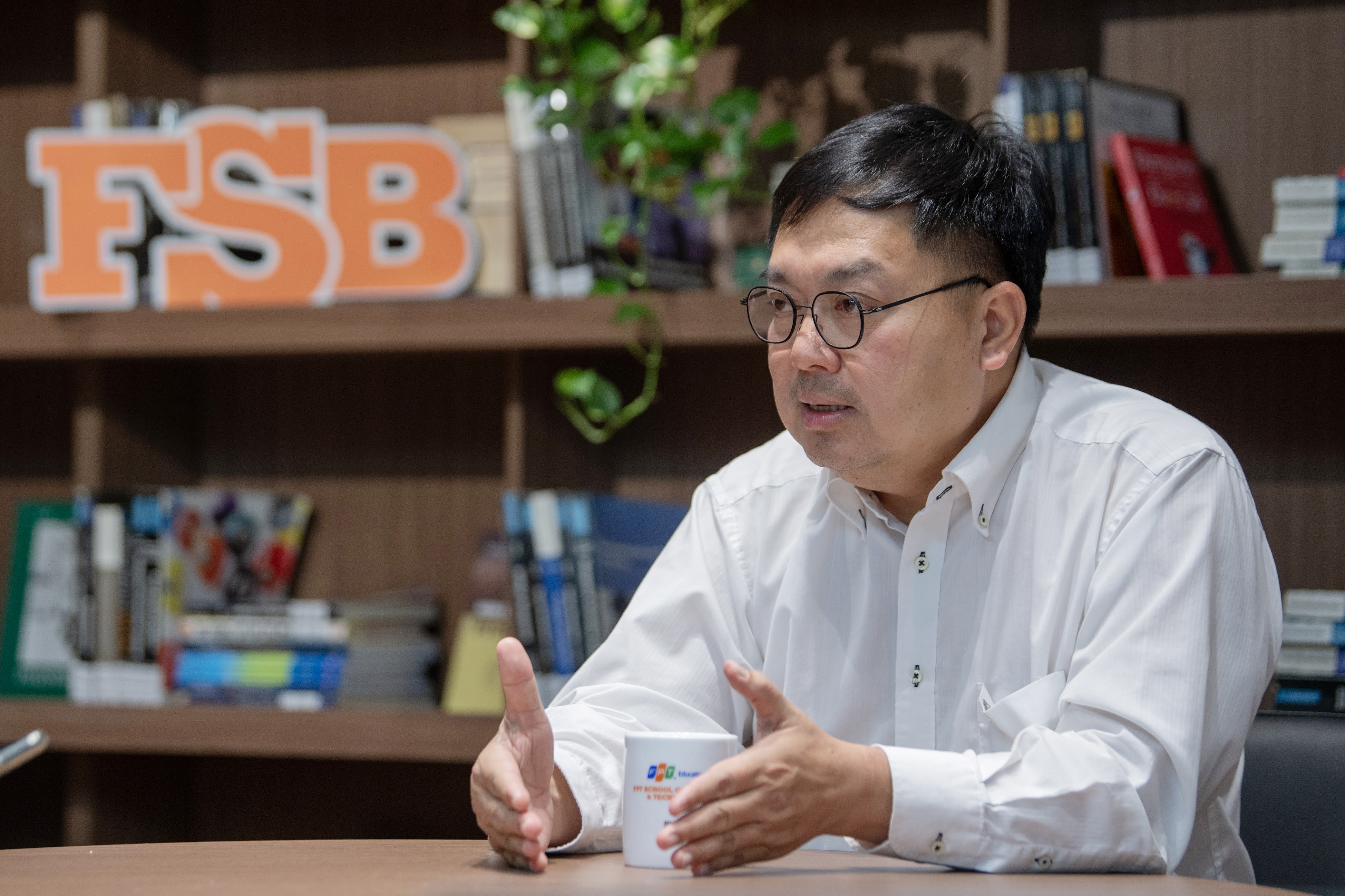 doanh nhan Hoang Nam Tien anh 3