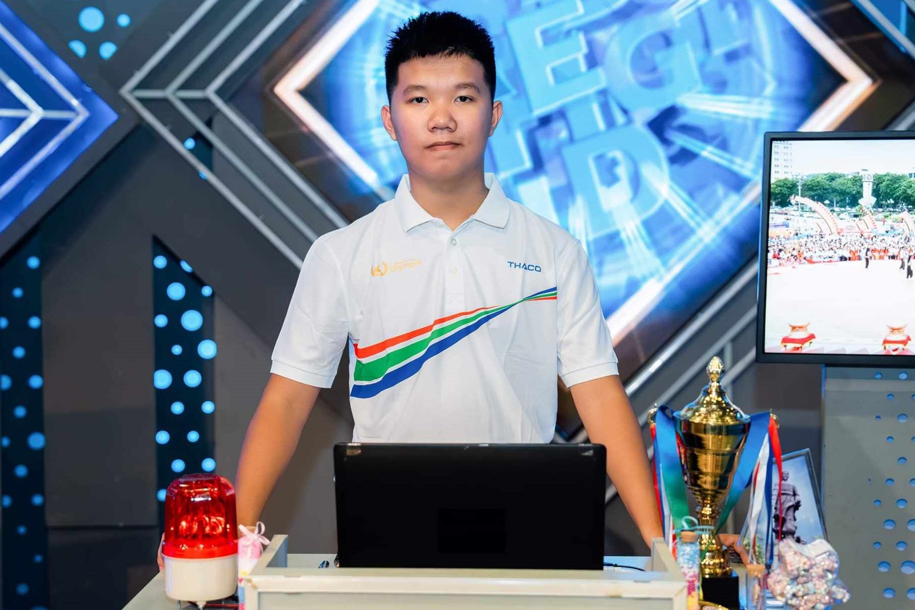 Quan quan Olympia Le Xuan Manh: 'Sach la nguon tri thuc bat tan' hinh anh