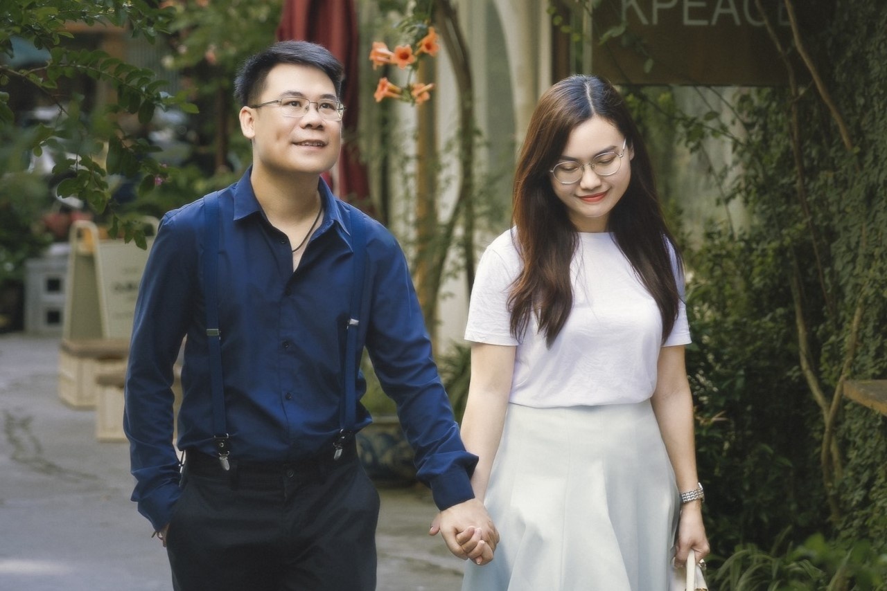 Gia tai sach cua cap vo chong Ha Noi co chung so thich doc hinh anh