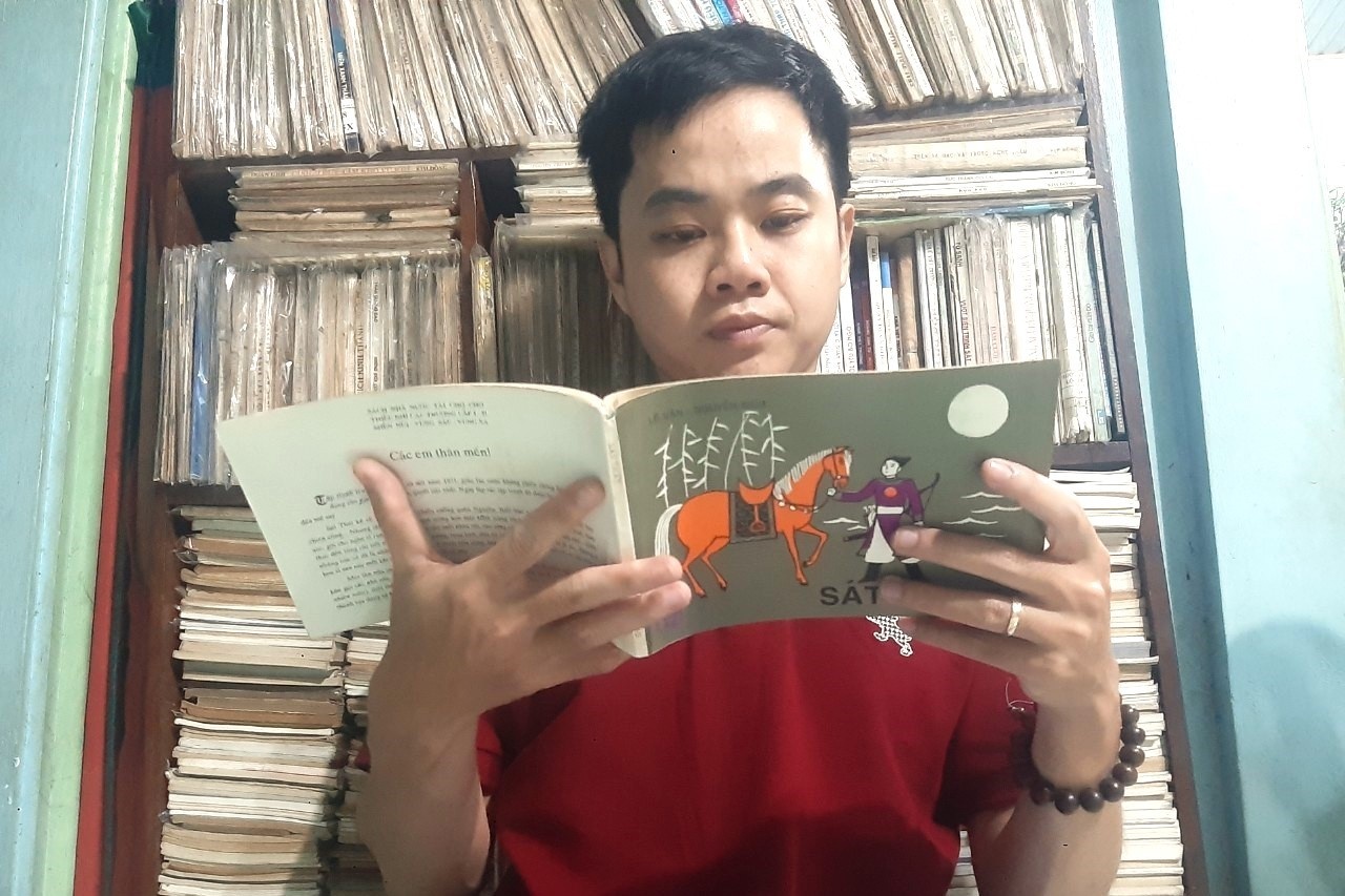 700 cuon sach thieu nhi 'tuoi doi U50, U70' cua chang trai Hue hinh anh