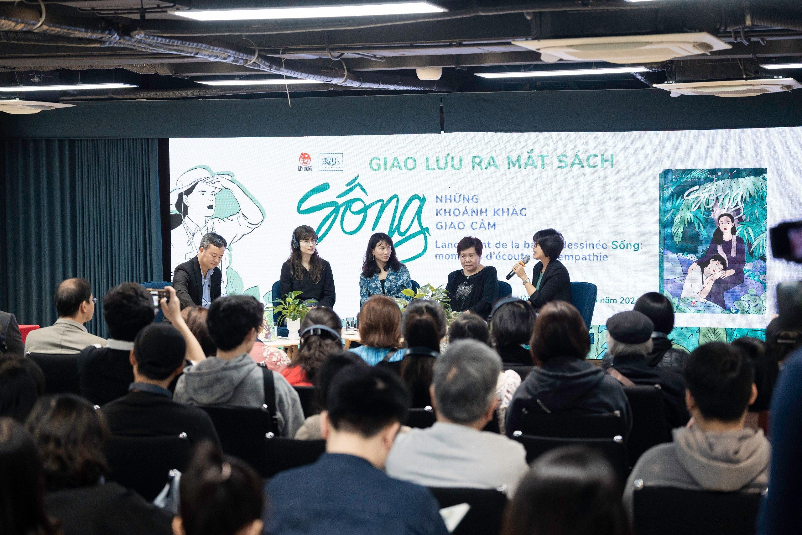 con gai viet ve me anh 1