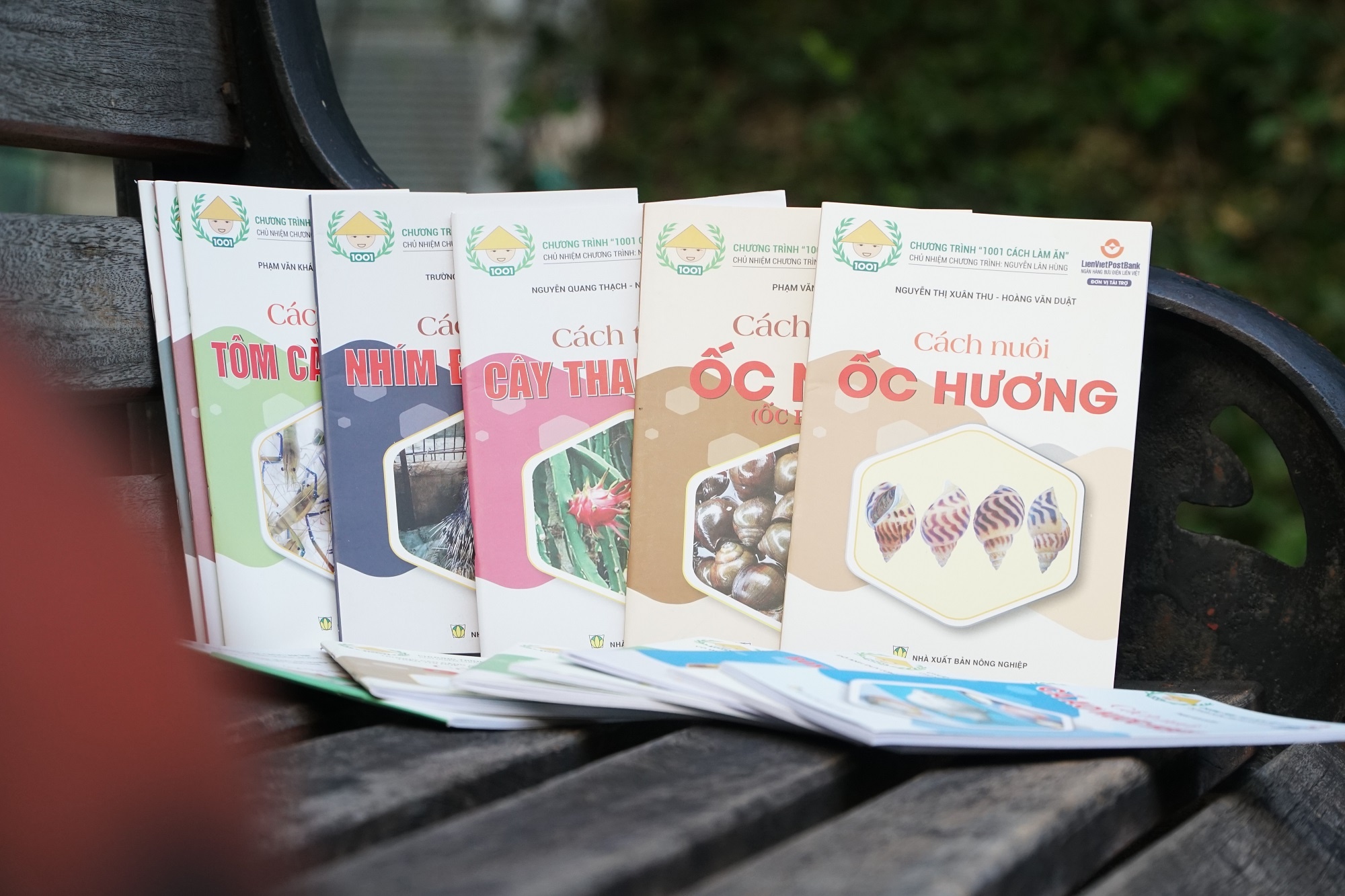 Bo sach ngan giup ban doc lam kinh te hinh anh