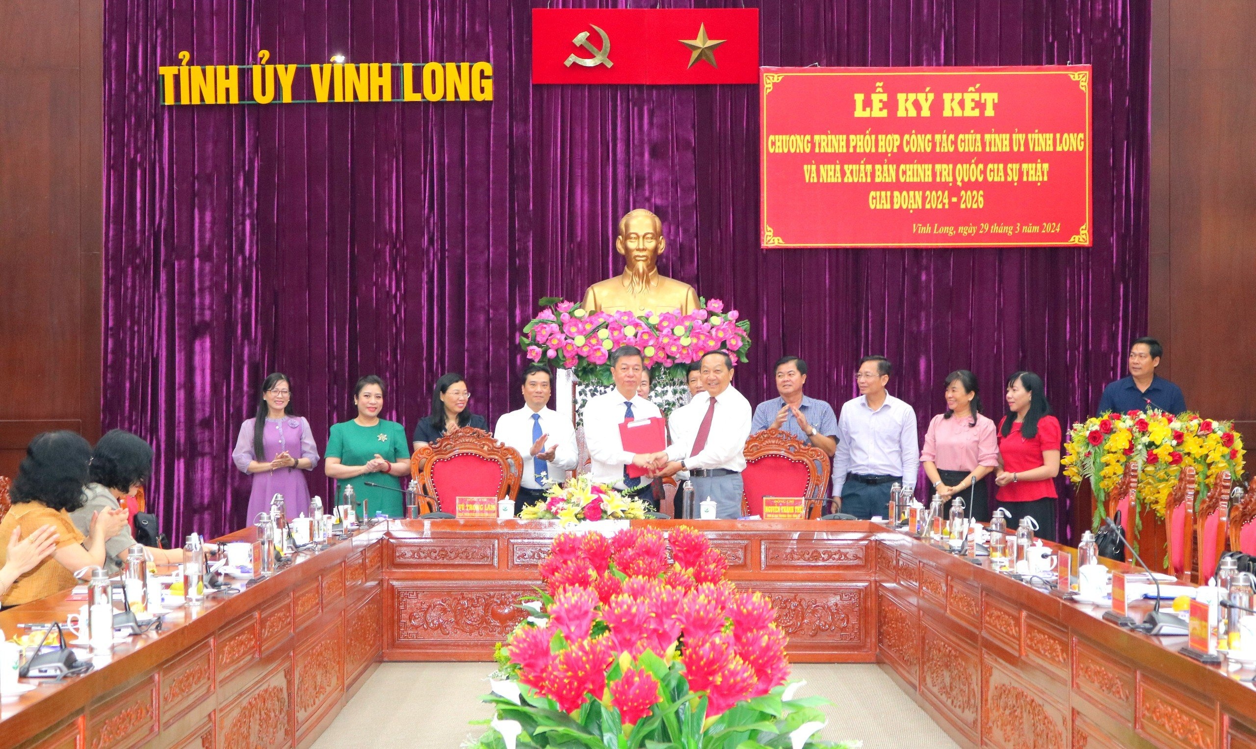 nxb ky ket hop tac anh 1