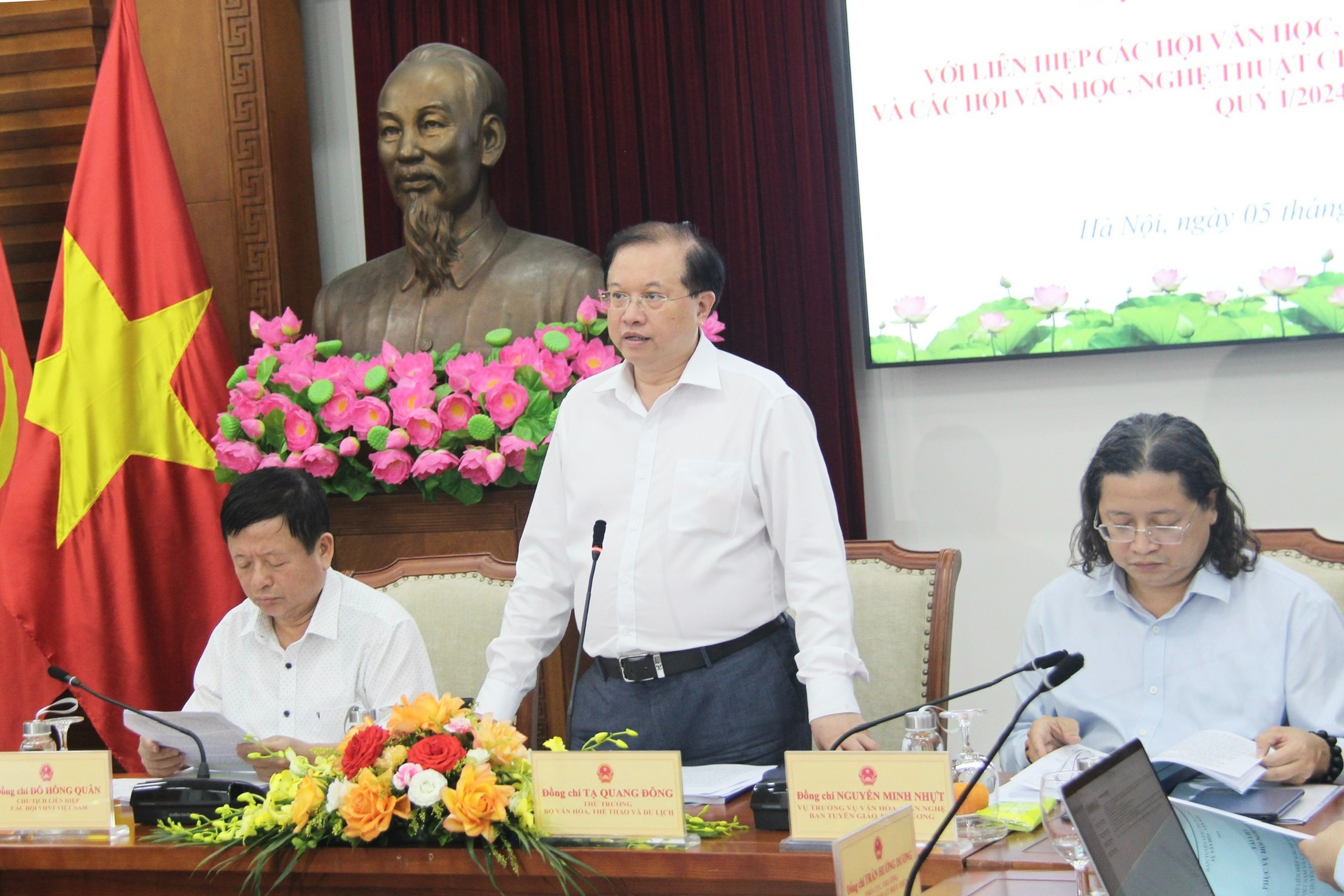 Chuyen doi so trong linh vuc van hoc, nghe thuat hinh anh