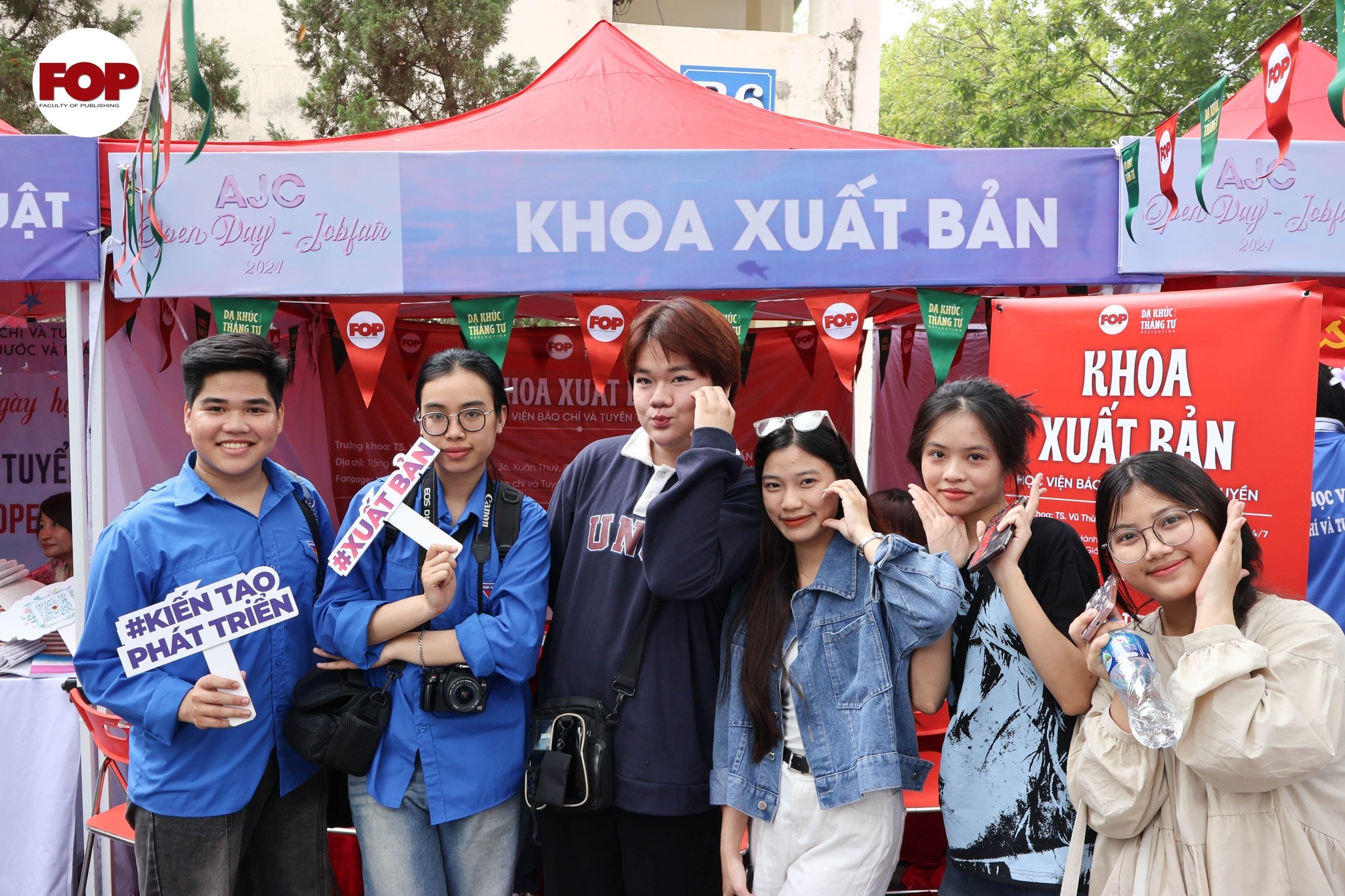 suc hut nganh xuat ban anh 2