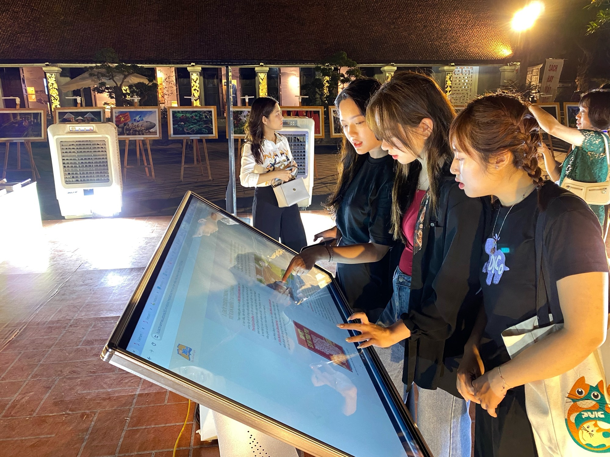 ngày sách văn hóa đọc ảnh 4 ngay sach van hoa doc anh 4