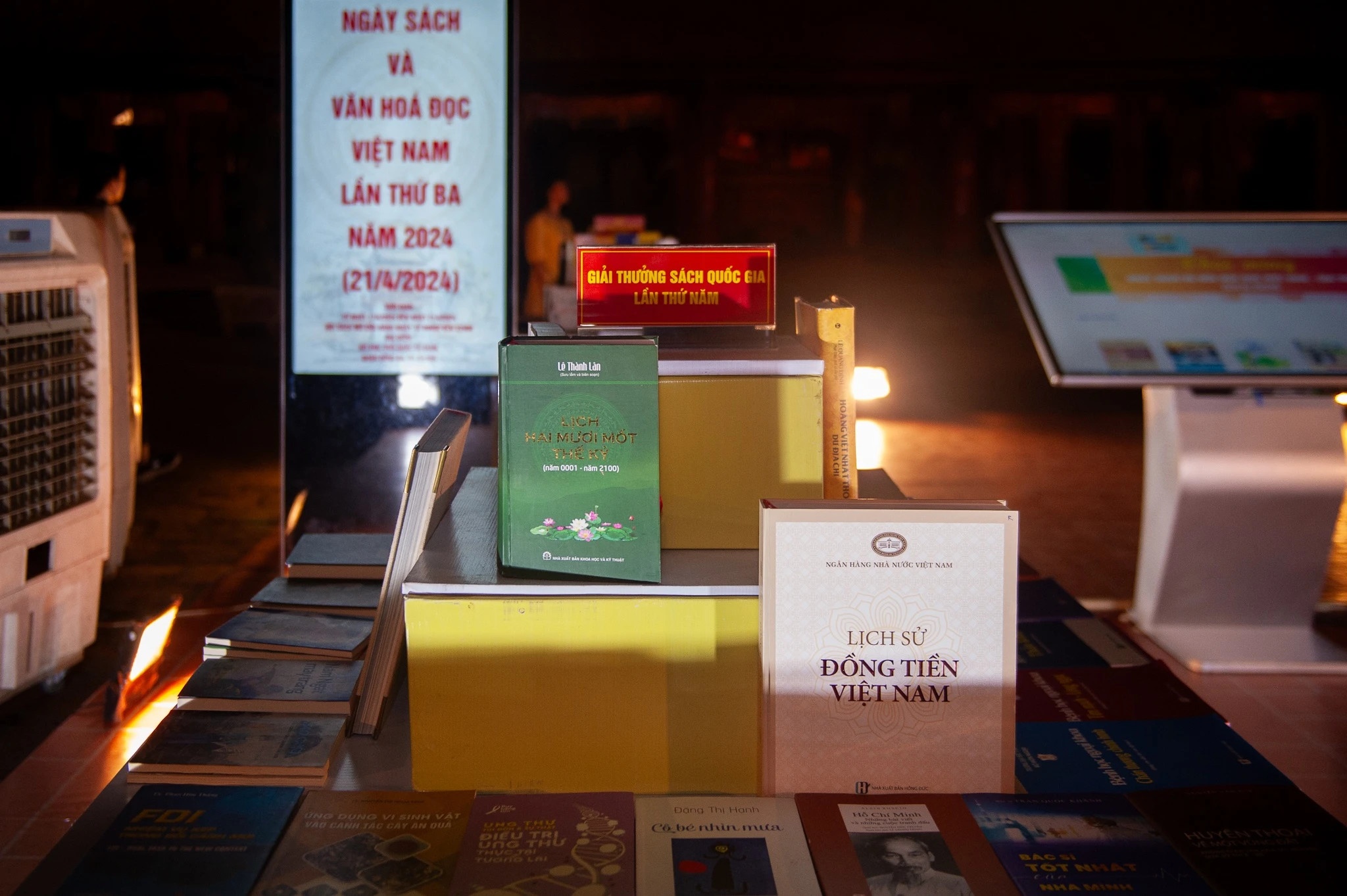 ngay sach van hoa doc anh 2