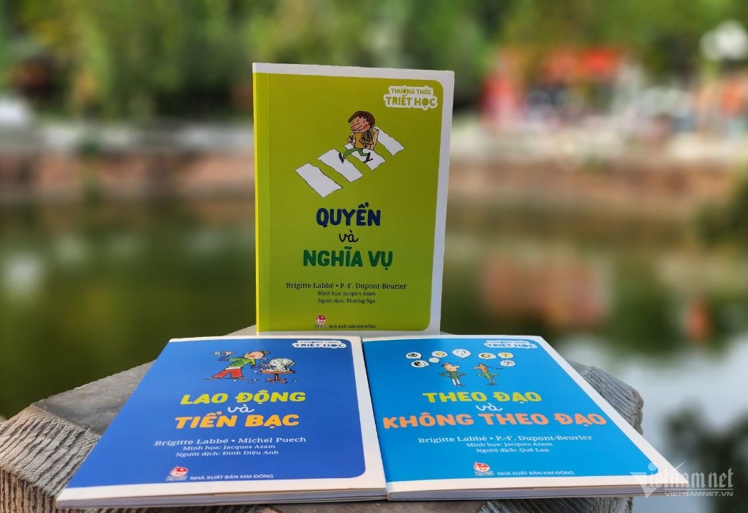 Bo sach khoi goi tu duy triet hoc trong moi nguoi hinh anh