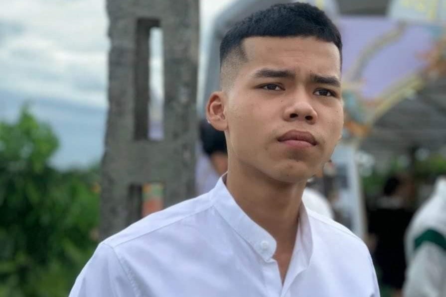 Thanh nien dap tuong cuu nguoi trong vu chay nha dang bi mao danh hinh anh