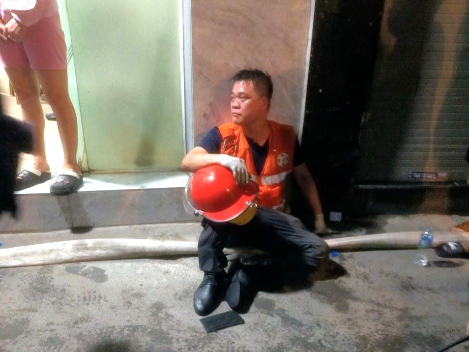 chay nha trung kinh anh 1