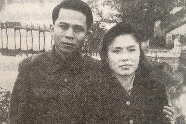 9 cuon nhat ky tuong Hoang Dan va vo viet chung trong 3 nam hinh anh