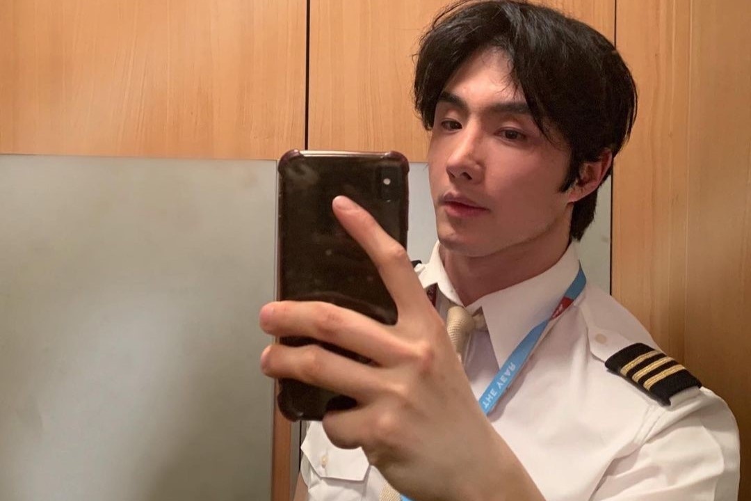 Nguoi duoc khen la phi cong dien trai nhat Han Quoc hinh anh