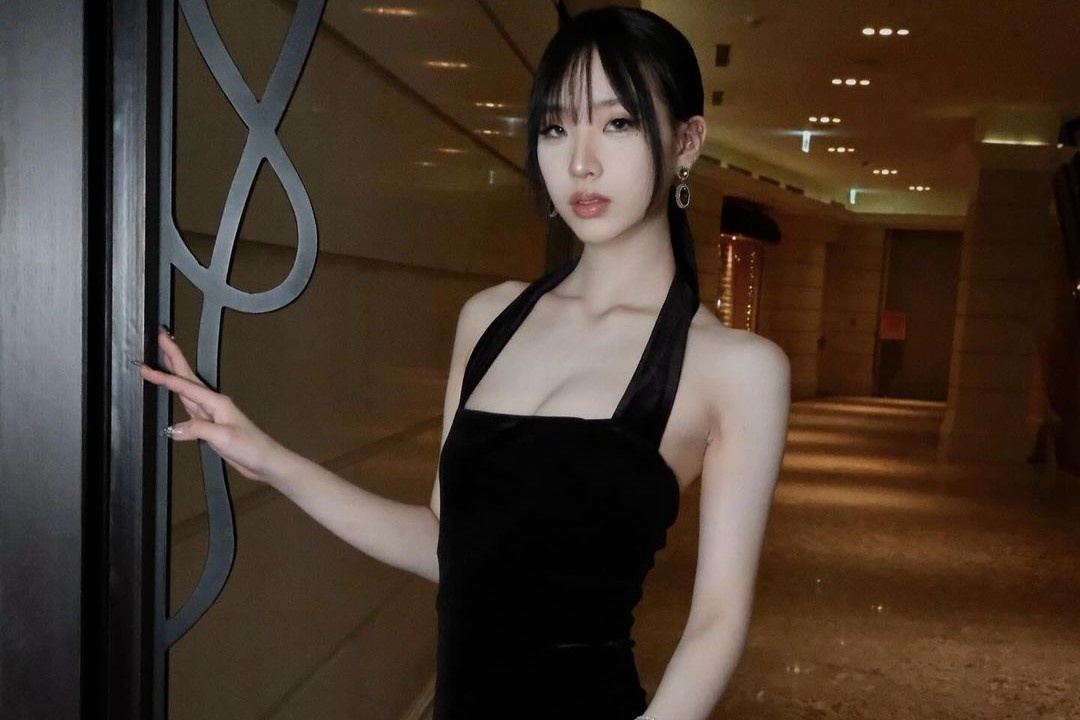 Anh mung tot nghiep gay kinh ngac cua nu sinh 18 tuoi hinh anh