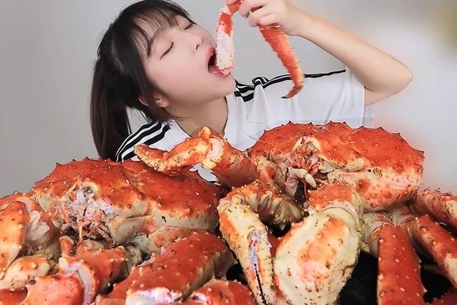 'Thanh mukbang' la YouTuber noi tieng nhat Han Quoc hinh anh