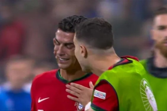 dalot om ronaldo anh 1