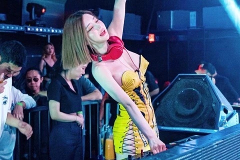 Cai chet cua cuoc song ve dem o Han Quoc hinh anh