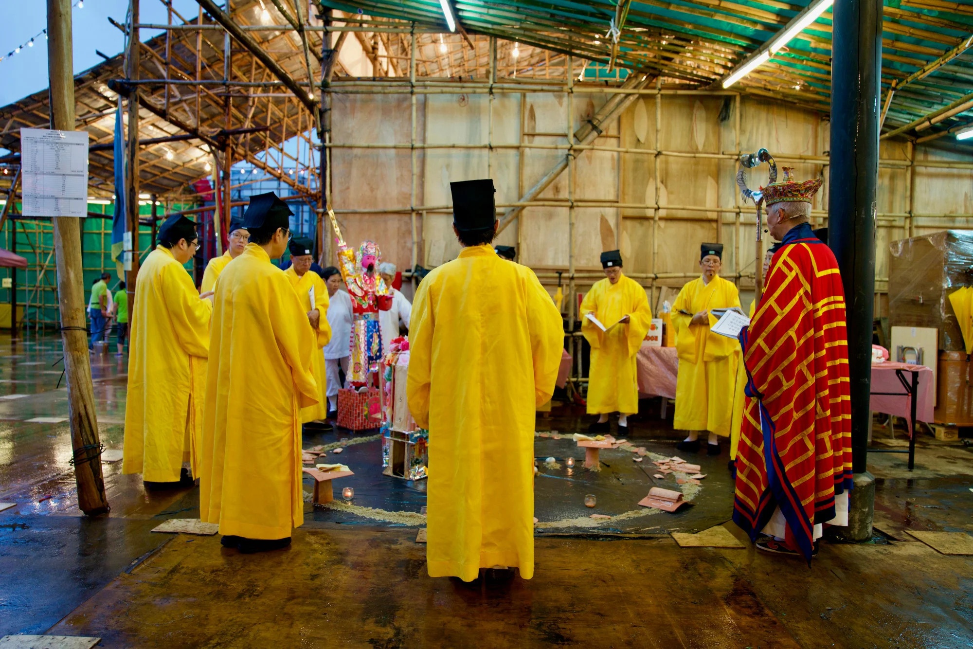 chieu phim o nghia trang anh 1