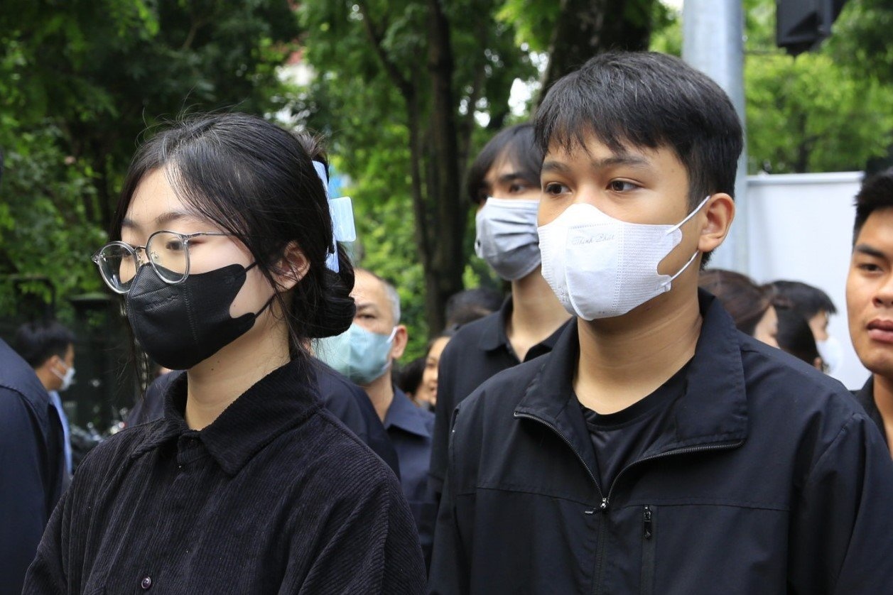 Vua ve nuoc, du hoc sinh xep hang cho vieng Tong Bi thu tu 5h hinh anh
