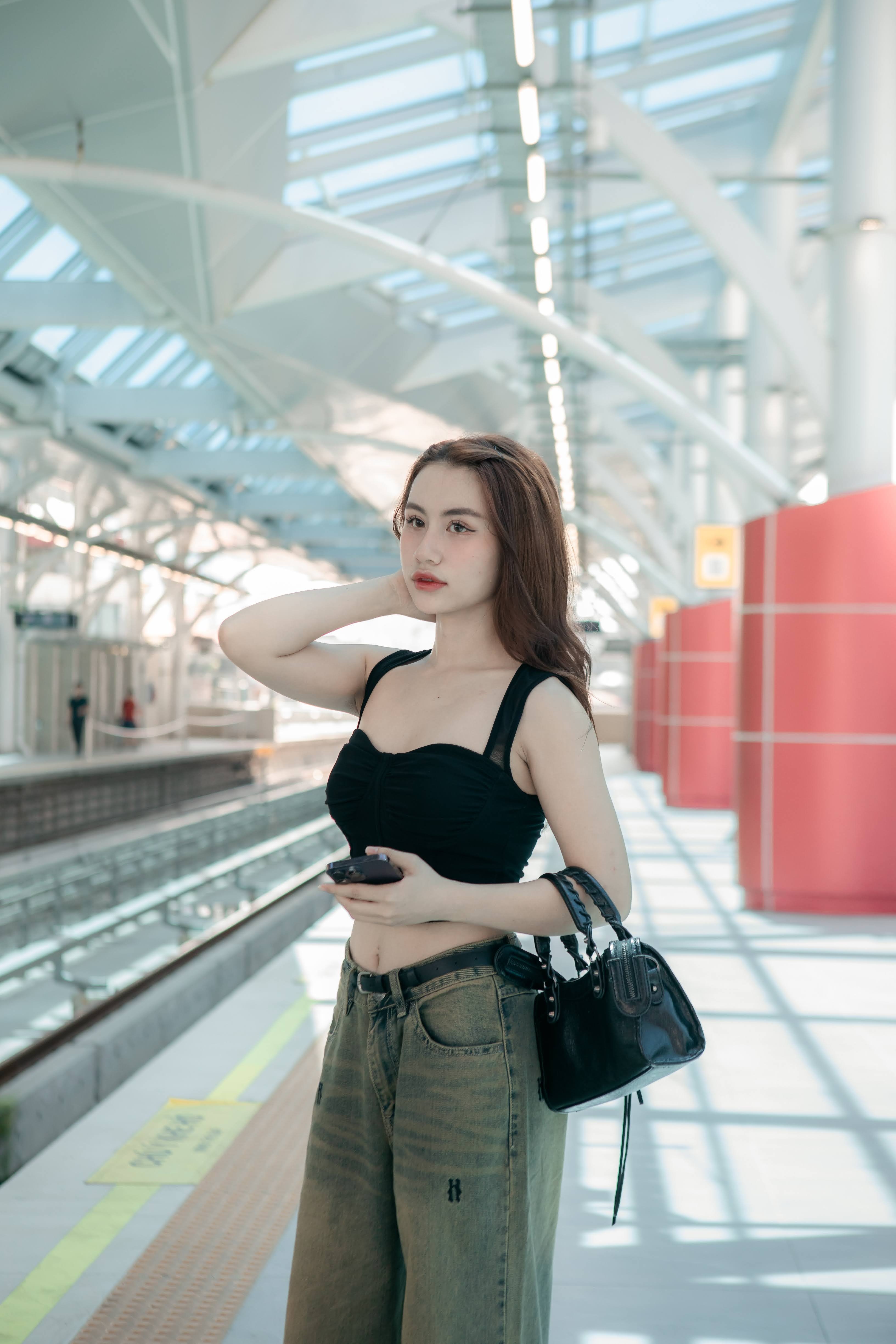 checkin tau tren cao anh 9