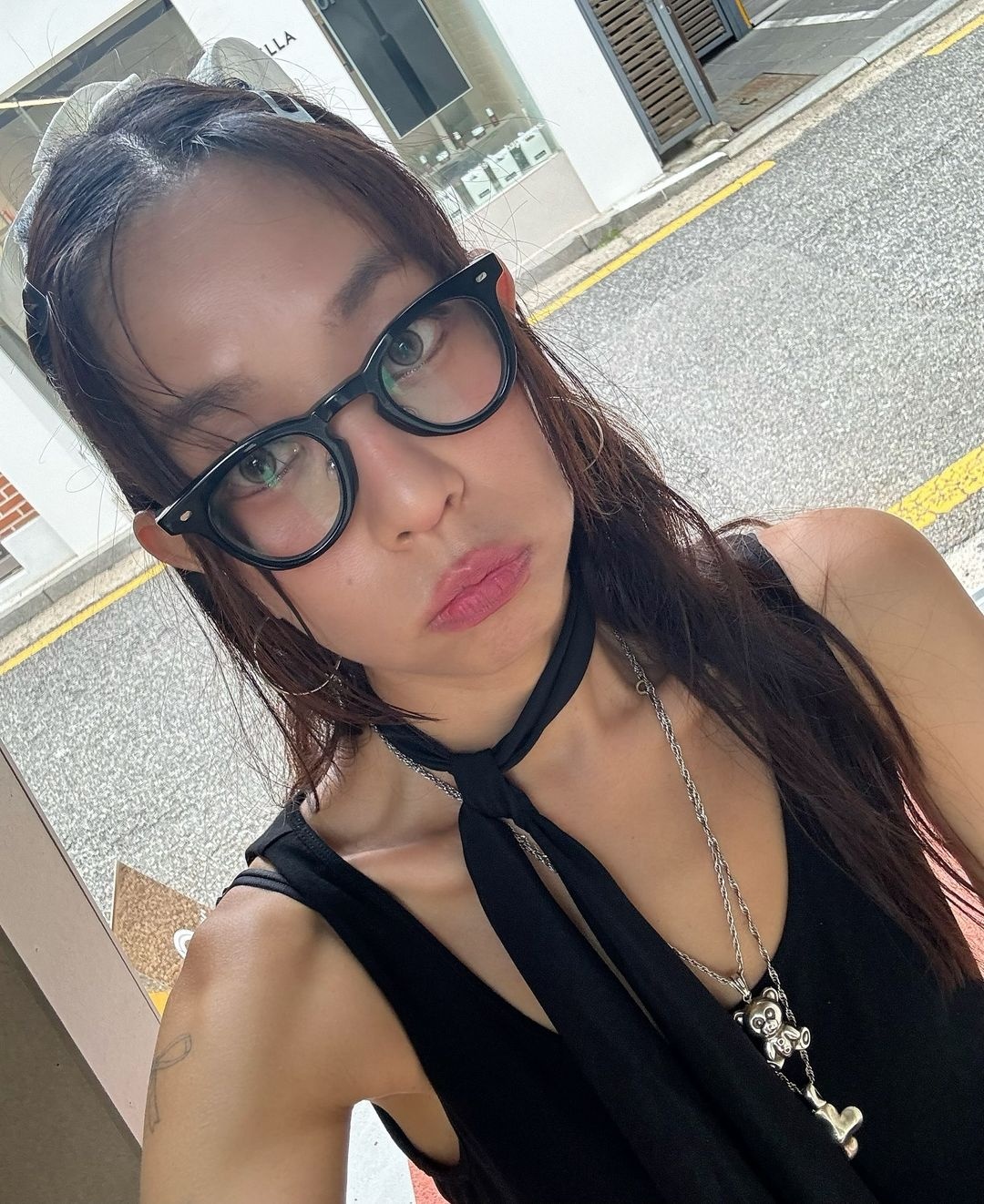 co gai tre hon tuoi anh 9