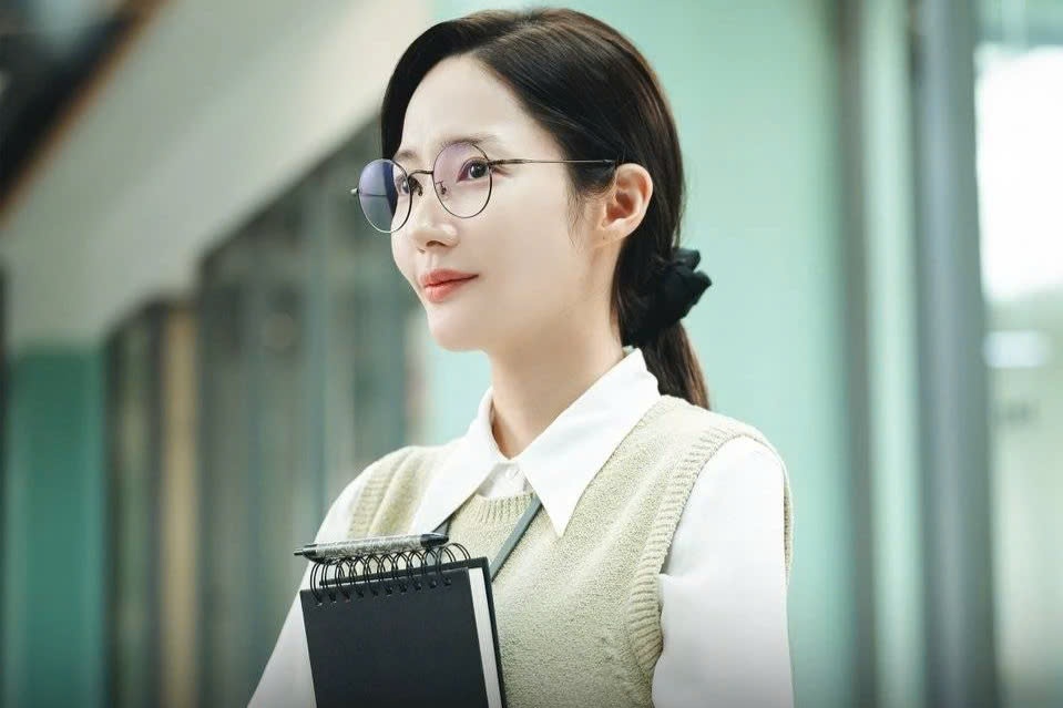 Nhan vien duoc sep tang tien, cho nghi phep 2 tuan khi ly hon hinh anh