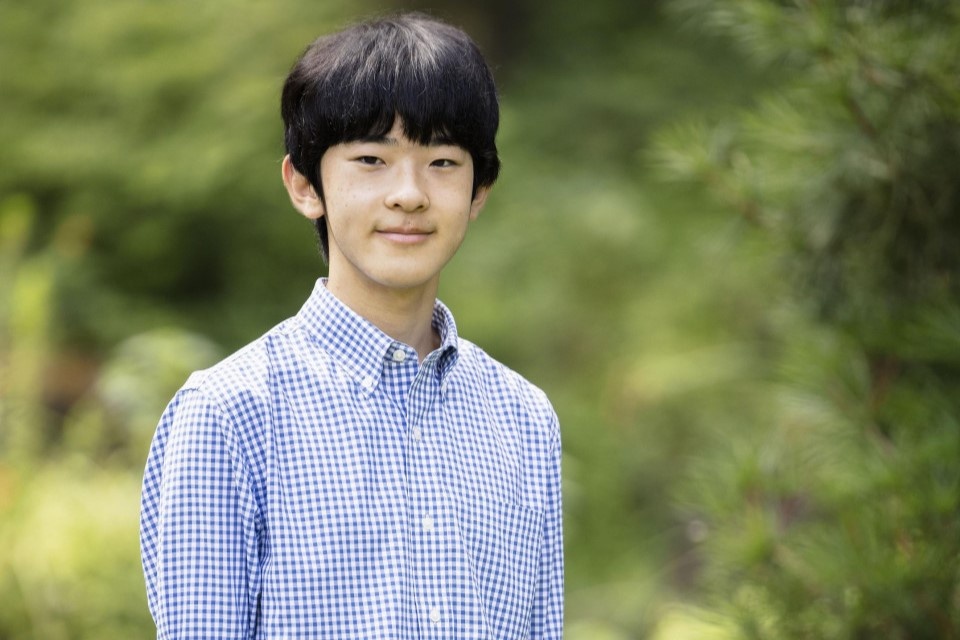 'Hoang tu be' Hisahito da tron 18 tuoi hinh anh