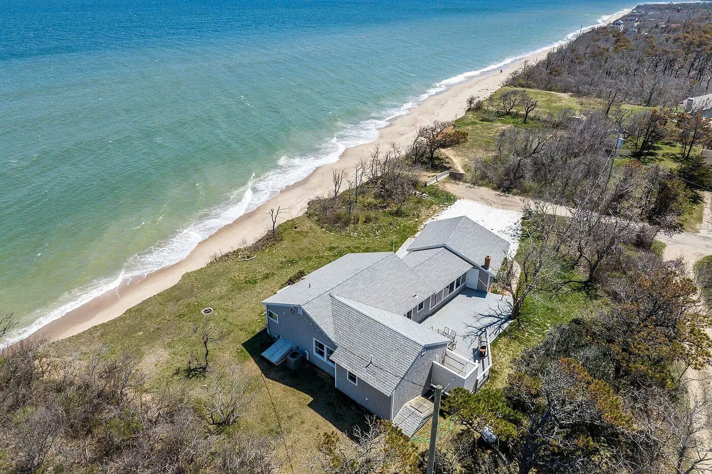 Chi gan 400.000 USD mua nha du biet co kha nang roi xuong bien hinh anh