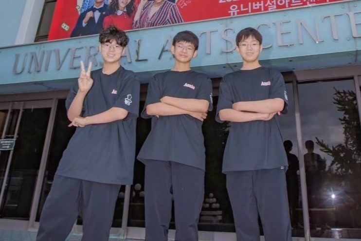 Buc anh gay soc cua anh em sinh 3 noi tieng nhat Han Quoc hinh anh