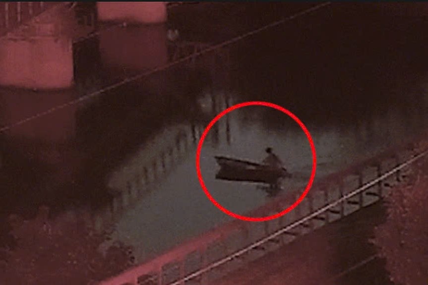 Nhan vien cu cheo thuyen 3 gio ve trom ket sat o cong ty hinh anh