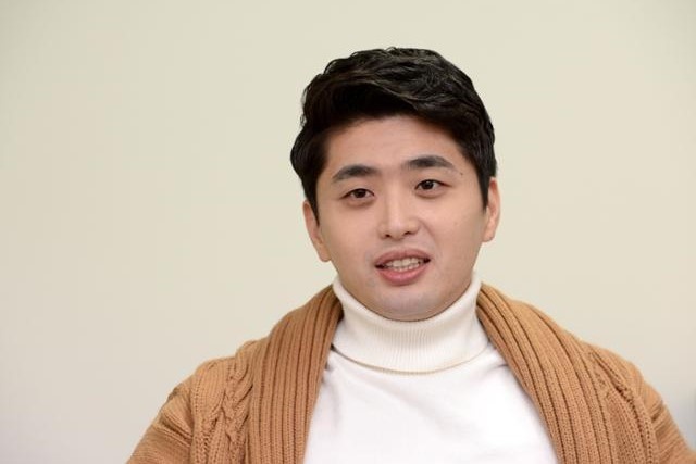 Nha van noi tieng dang tin tim lai an nhan 21 nam truoc hinh anh