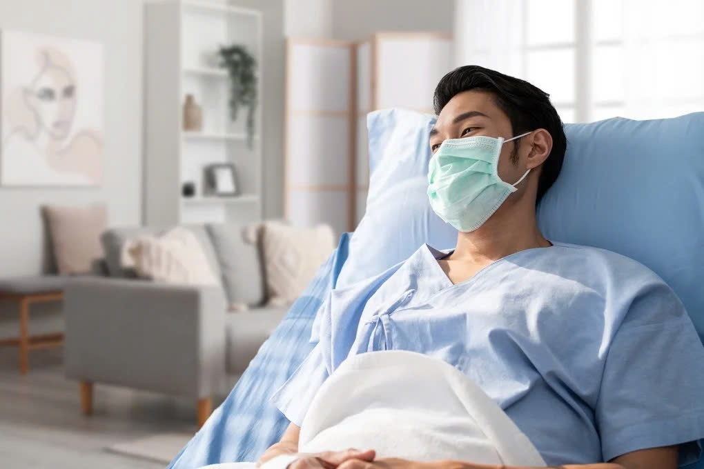 Benh nhan ung thu gia ngheo, lay tien ung ho di mua nha hinh anh