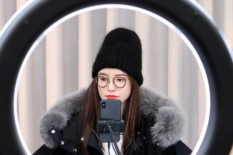 Dau cham het cua cac 'ong hoang ba chua' livestream? hinh anh