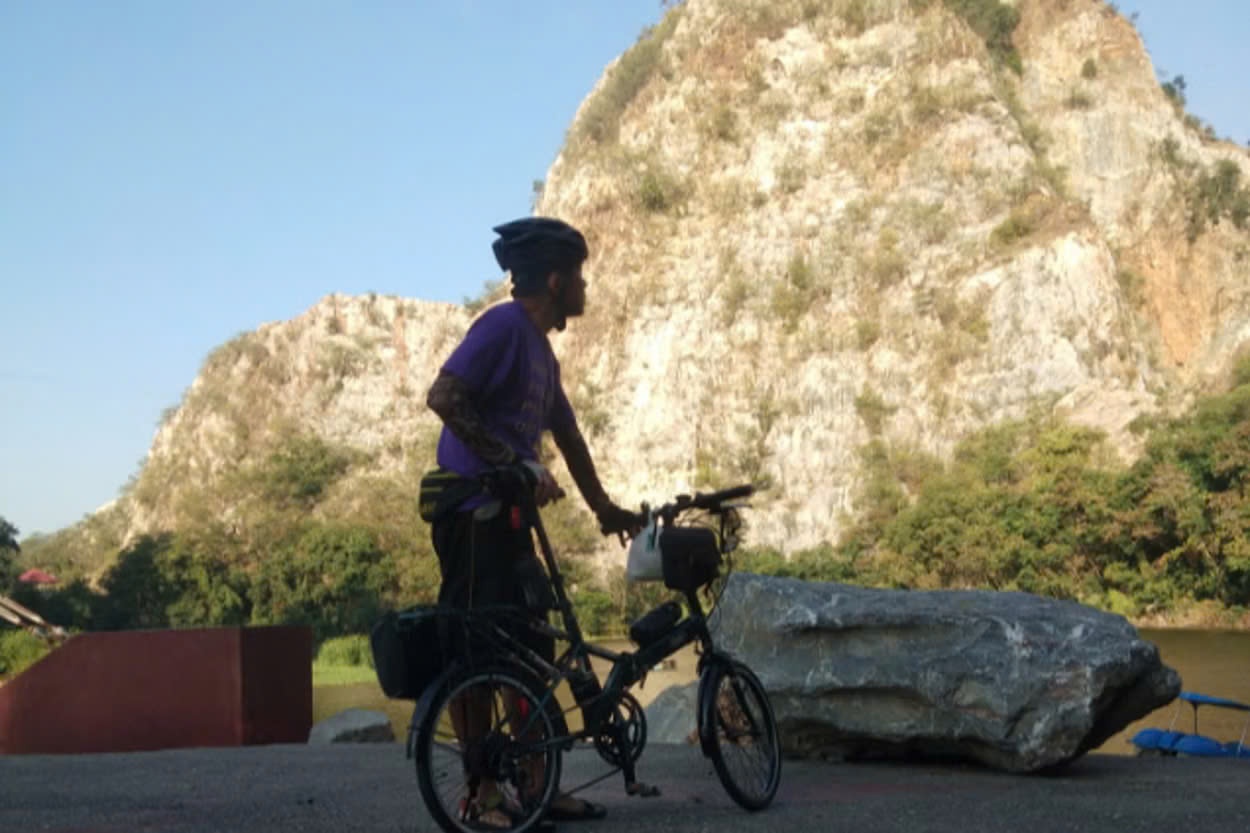 YouTuber Thai Lan bi tong tu vong vi quay video tren duong tau hinh anh